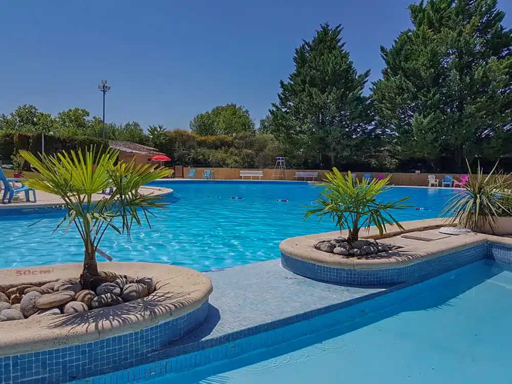 outdoor swimming pool