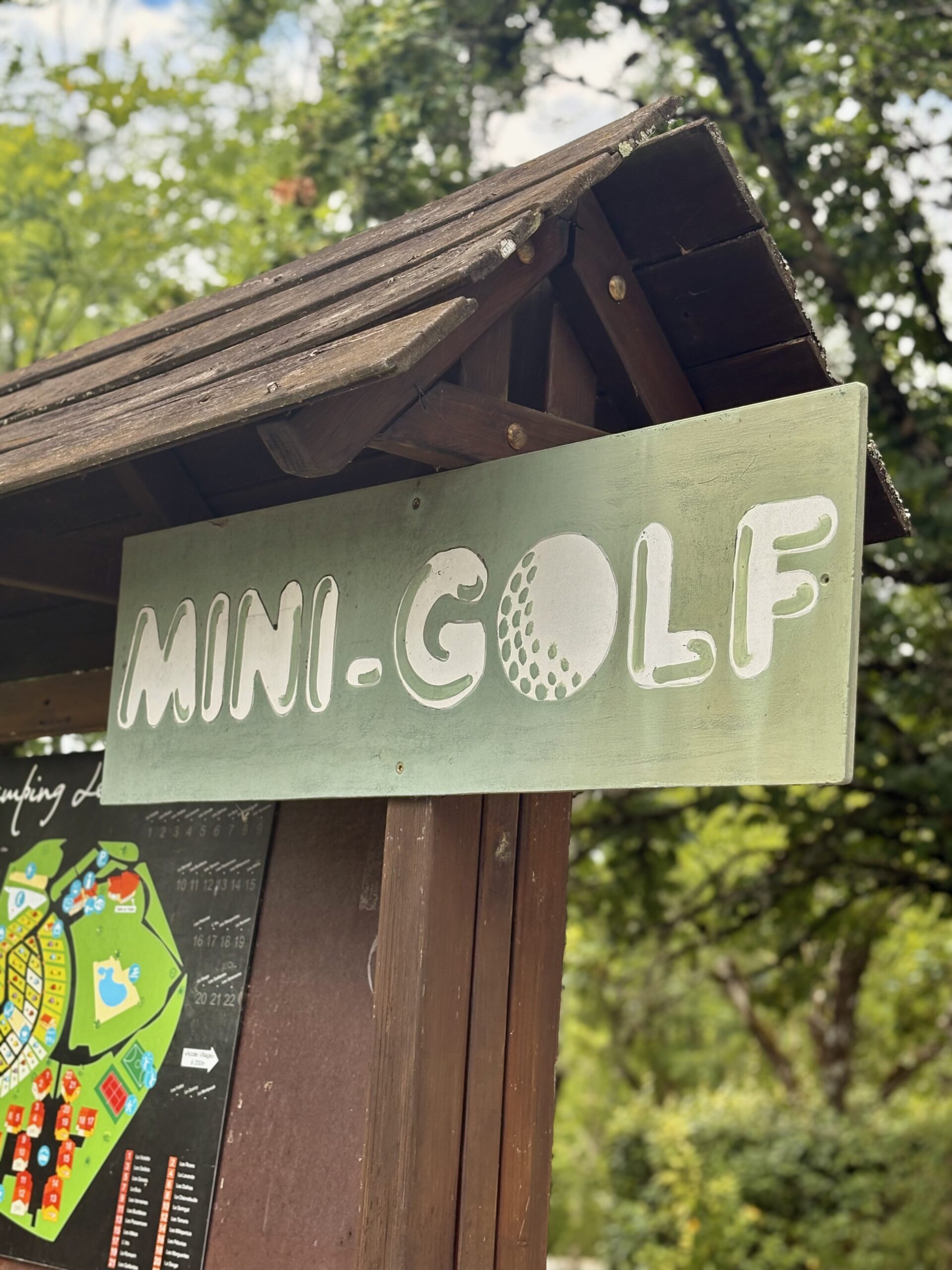 mini golf au camping le faillal
